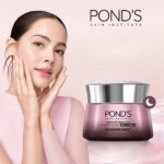 POND'S Bright Miracle Night Cream Niasorcinol – Crème de Nuit Éclat Anti-Taches 45 gr – Image 4